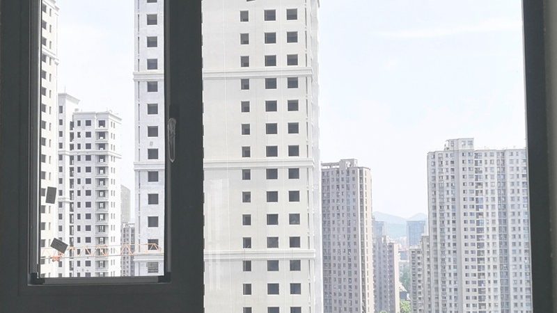 铝合金防火窗与钢质防火窗：性能与选型的差异解析**